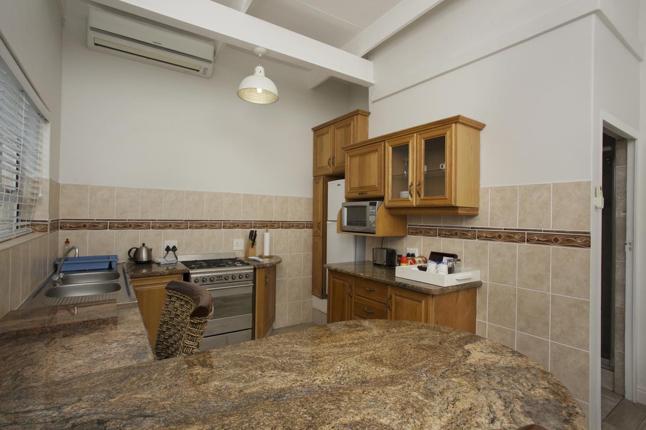 Ocean Hideaway Bed And Breakfast Amanzimtoti Eksteriør billede
